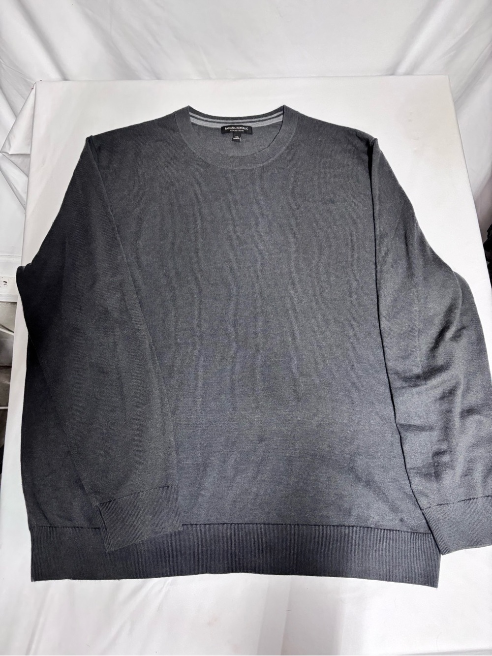 Banana Republic Men’s XXL Merino Wool Charcoal Gray Crewneck Sweater